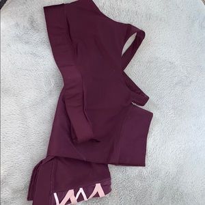Fabletics workout set. Pants and bra